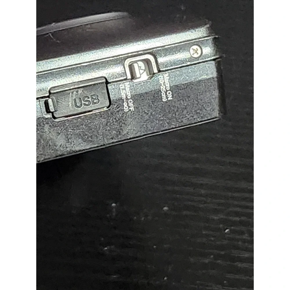 Vivitar ViviCam F128 Black Digital Camera 12MP 2.4 Inch LCD‎ AS IS UNTESTED